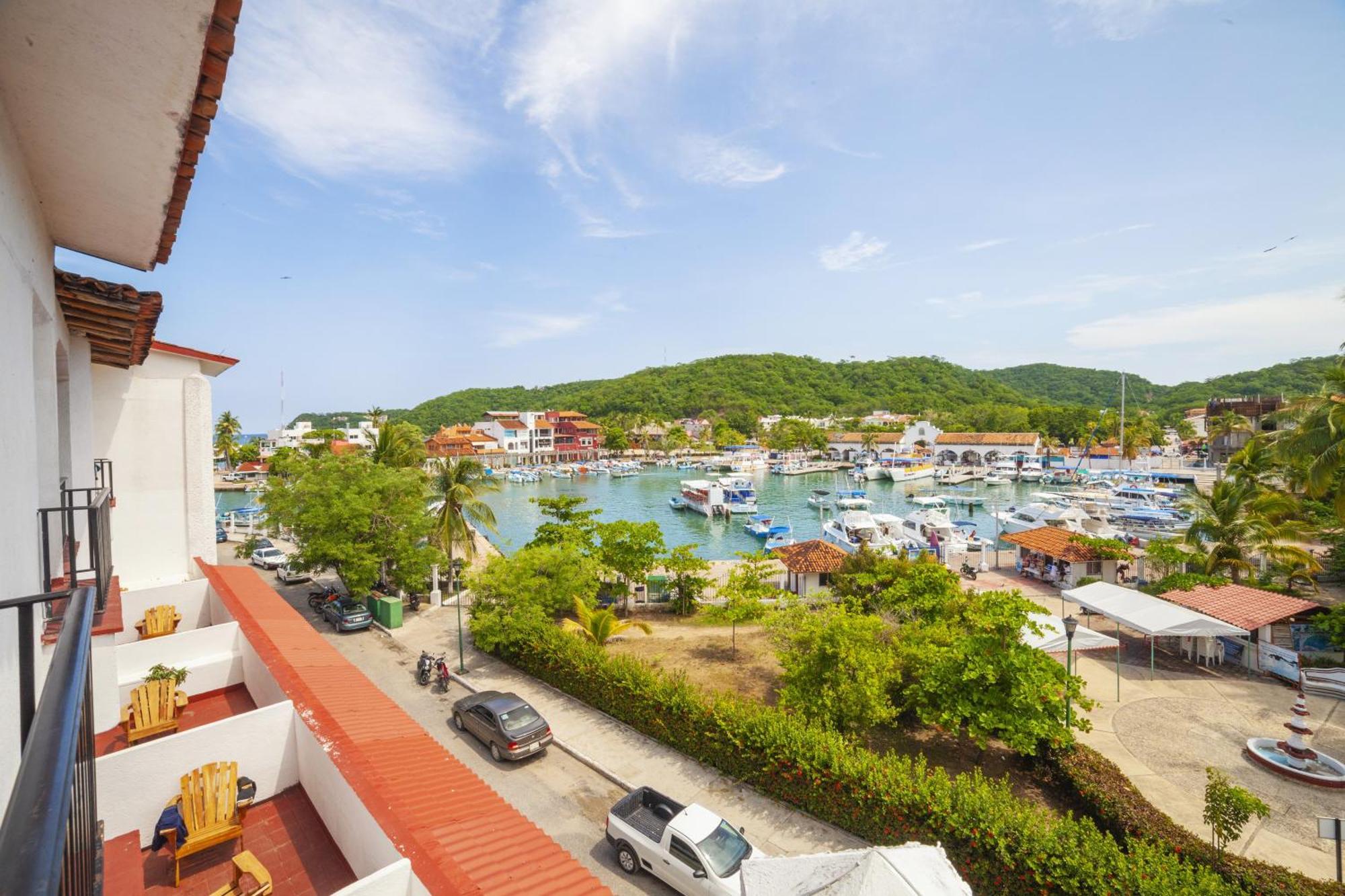 Hotel Marina Resort & Beach Club Santa Cruz Huatulco Exterior photo